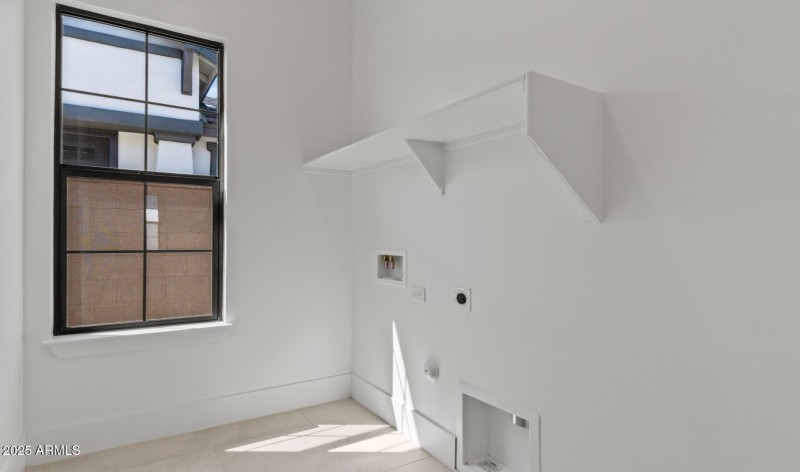 FSVV Lot #46 Laundry (Large)