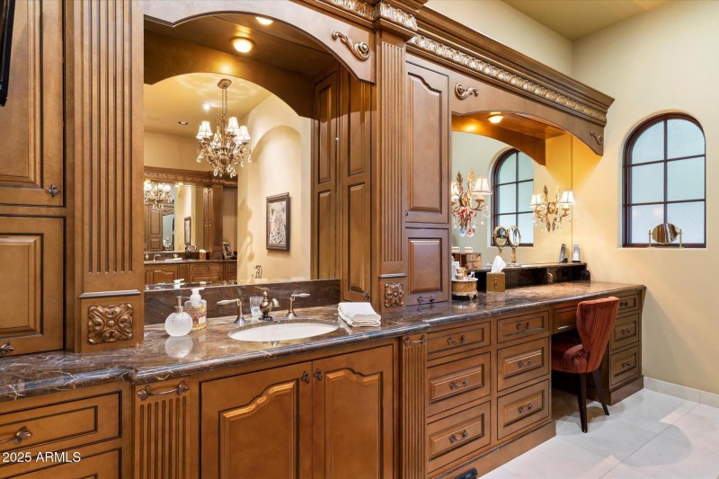 048-Primary Bathroom