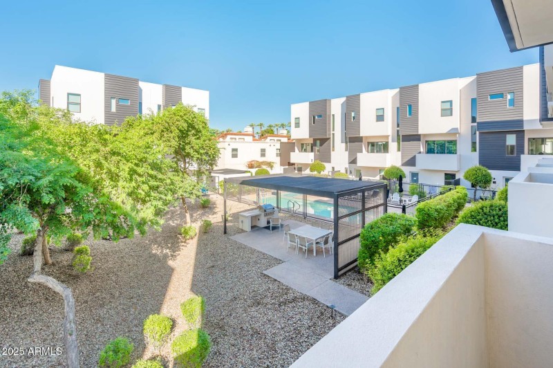 325 E Coronado Rd Unit 13 - MLS-35