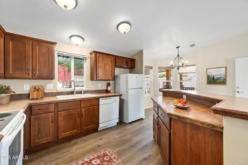 13-Kitchen_3 - Kitchen - Farmhouse - 6