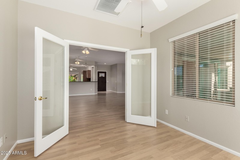 Sunroom, den, office space (1)