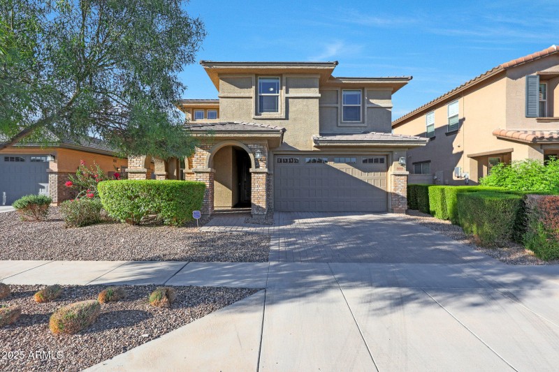 Great curb appeal here