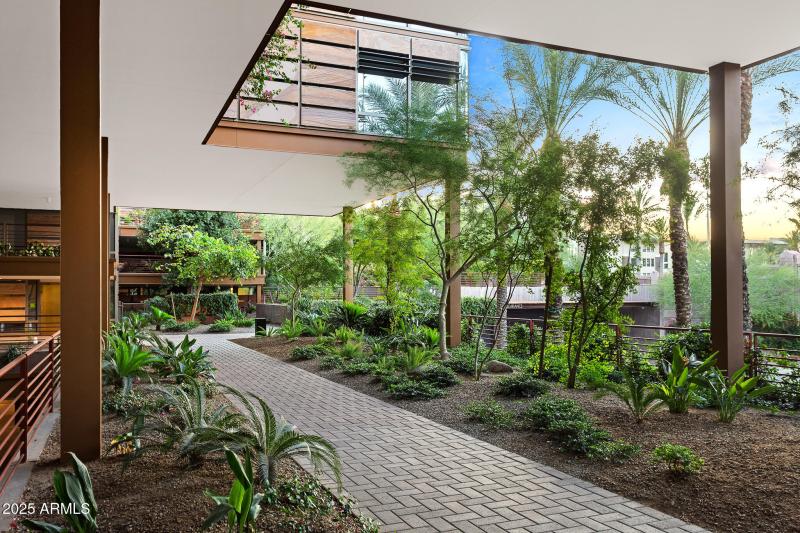 Optima Camelview Lifestyle