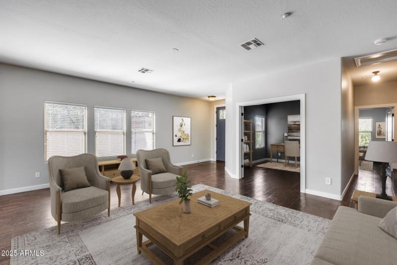 3 - Living room & Flex office in the bac