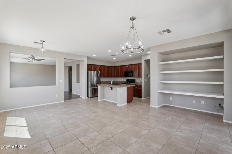 11-web-or-mls-W Clearview Trl-S0310-011