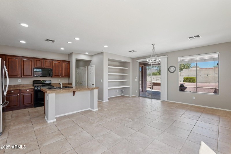 10-web-or-mls-W Clearview Trl-S0310-010