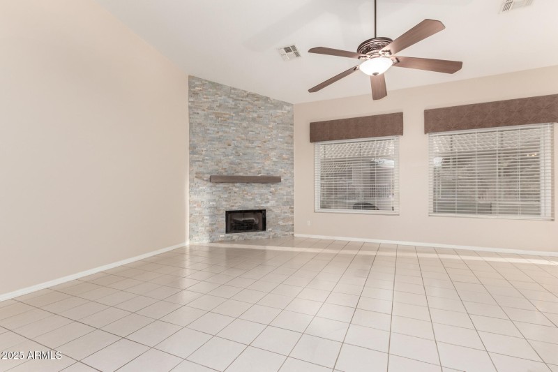 8807 E SAGUARO BLOSSOM RD