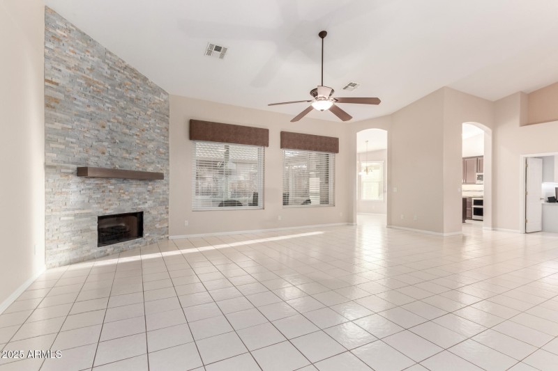 8807 E SAGUARO BLOSSOM RD