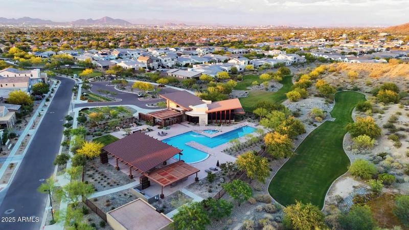 Avance Community pool2