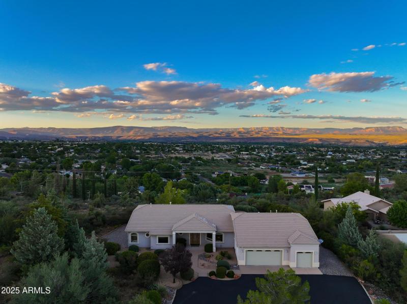 dji_fly_20250923_181522_0922_17587488958