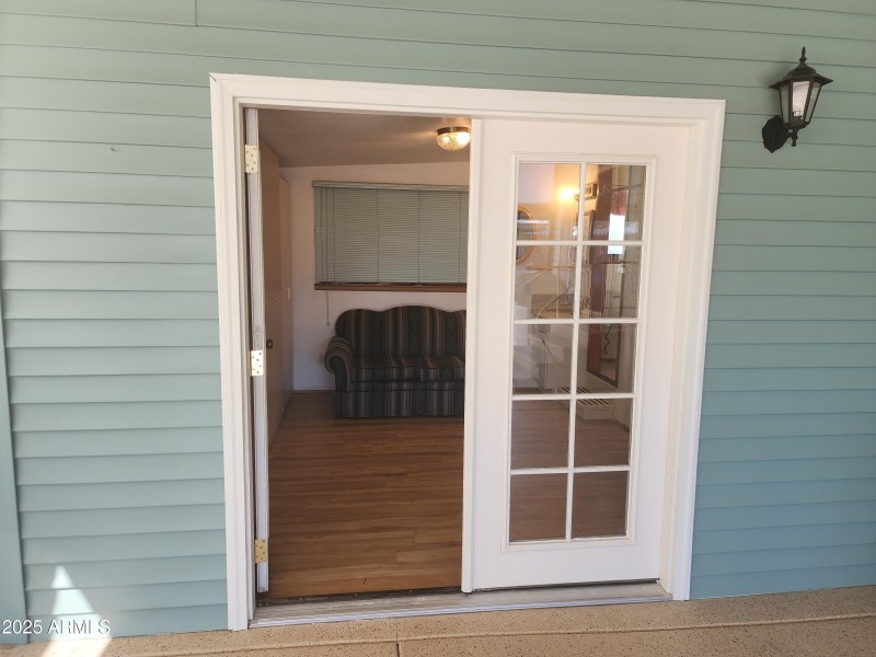 50 Ourdoor access to AZ room