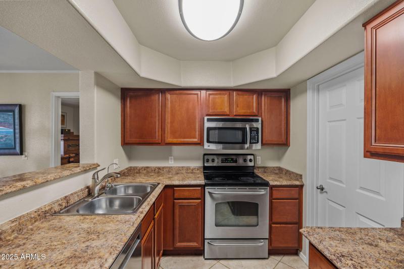 19-web-or-mls-17017 N 12th St 1002 Done-