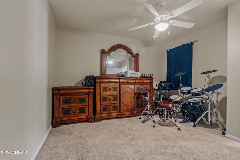 26-web-or-mls-17017 N 12th St 1002 Done-