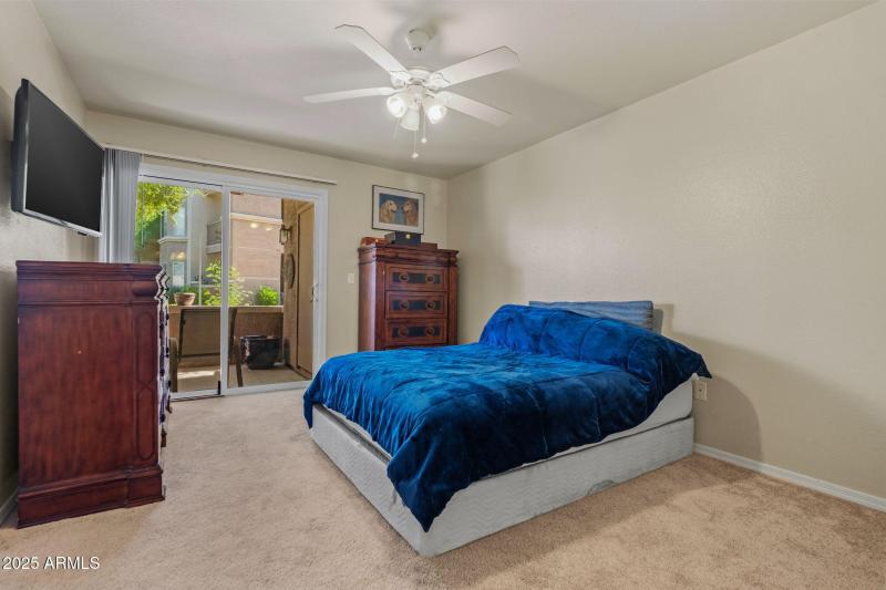 35-web-or-mls-17017 N 12th St 1002 Done-