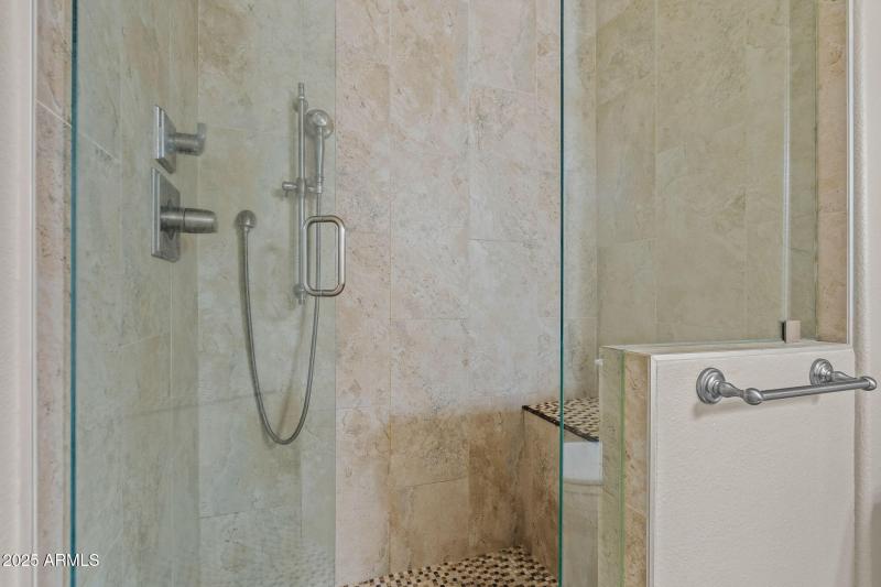 45-web-or-mls-17017 N 12th St 1002 Done-