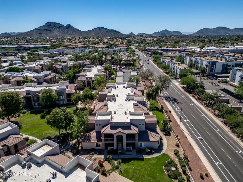 63-web-or-mls-17017 N 12th St 1002 Aeria