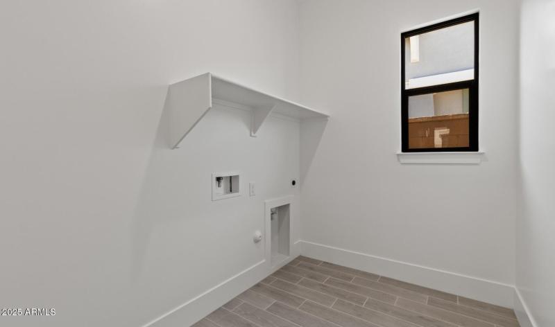 FSVV Lot #68 Laundry (Large)