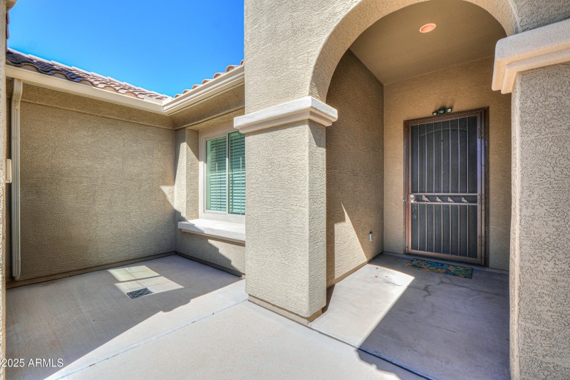 Front paver sitting area