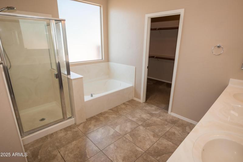 1804 Prairie Grass Dr 10-03-2025 (49)