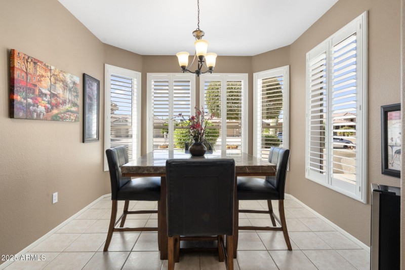 13-web-or-mls-QVB02156