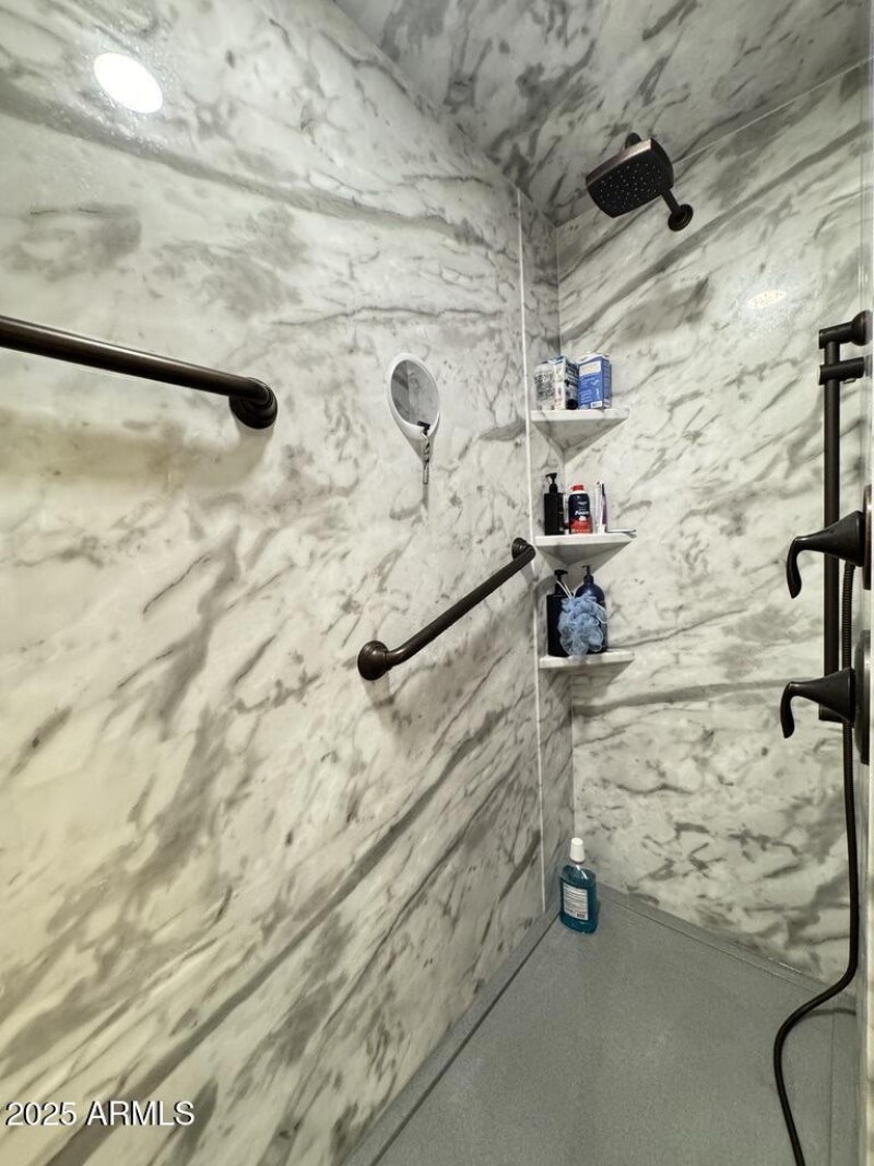 Bath 2 Walk In Shower