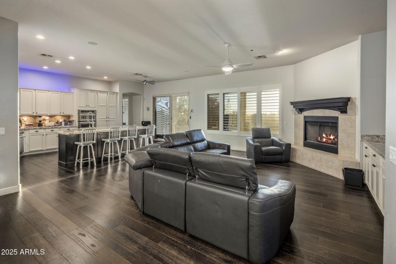 021_FamilyGreat Room