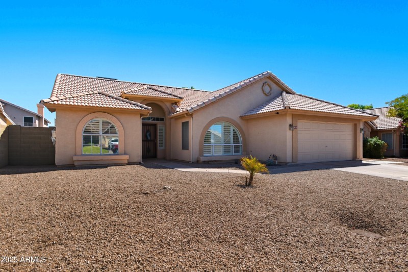 02-4219 E San Angelo Ave