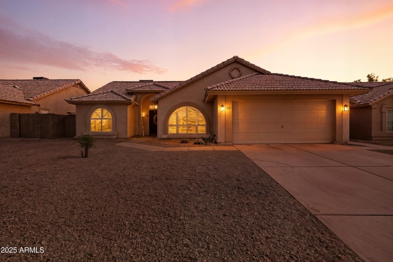 05-4219 E San Angelo Ave