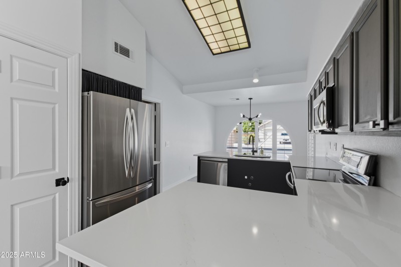 12-4219 E San Angelo Ave