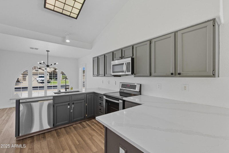 13-4219 E San Angelo Ave