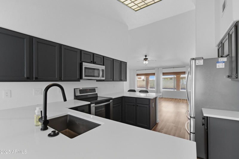 15-4219 E San Angelo Ave