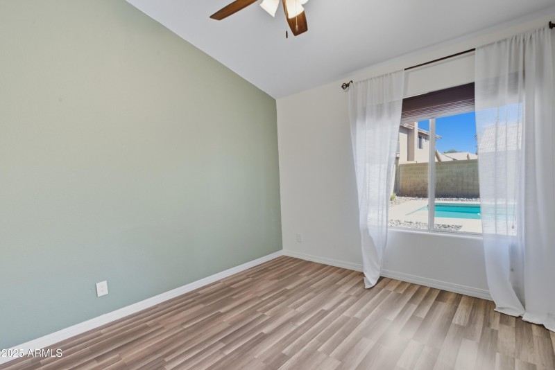 23-4219 E San Angelo Ave