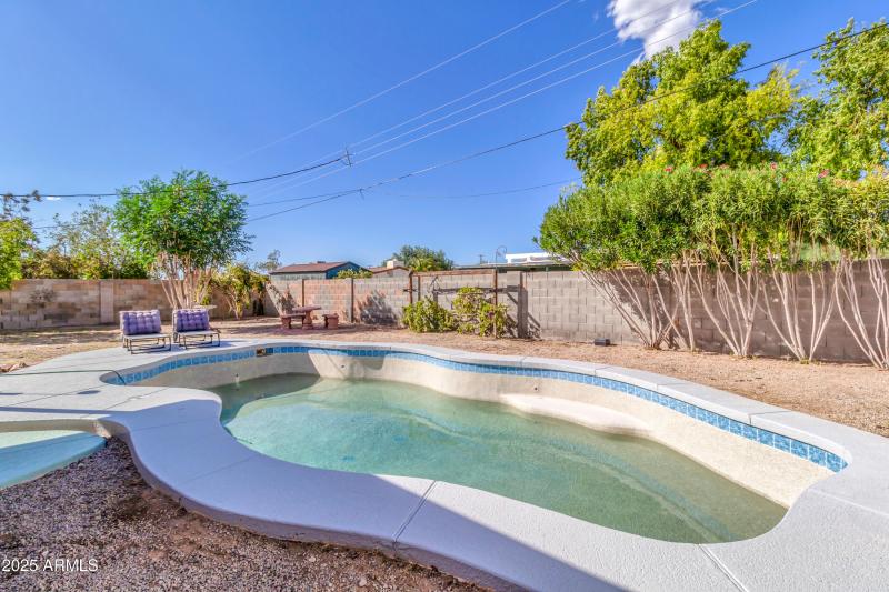 10434 E Albany St-32