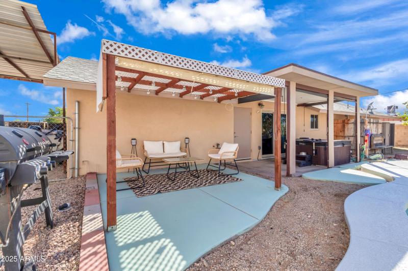 10434 E Albany St-34