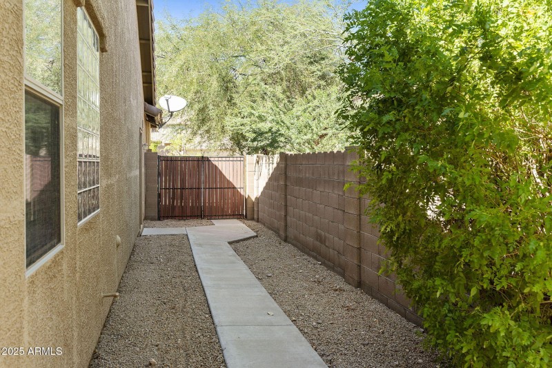 E Side yard