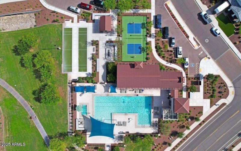 Community Center Pickle Ball Courts