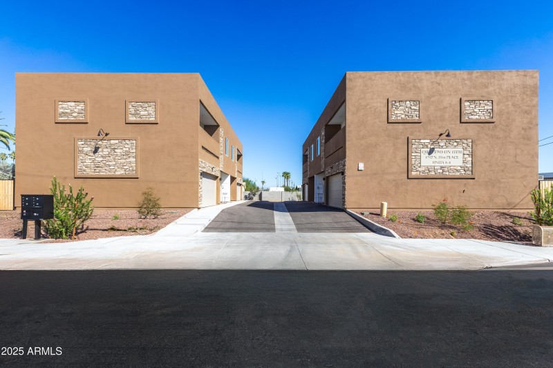 4307 N 13th Pl-2