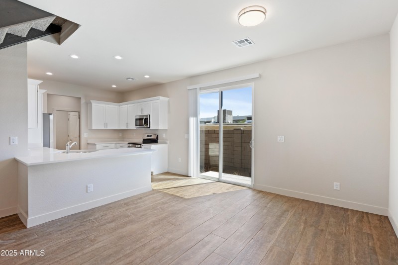 4307 N 13th Pl-9