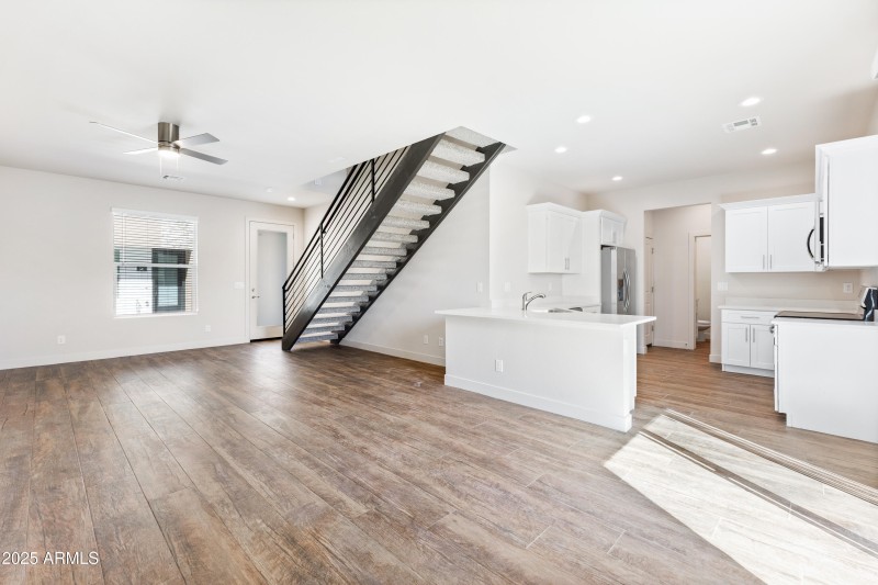 4307 N 13th Pl-11