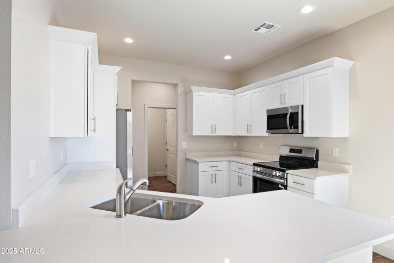4307 N 13th Pl-13