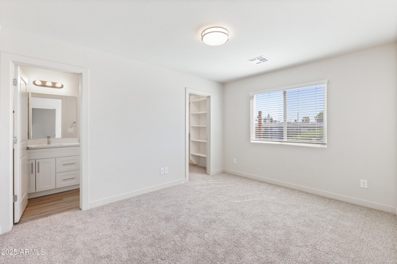 4307 N 13th Pl-25