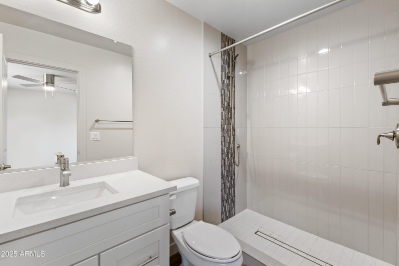 4307 N 13th Pl-29