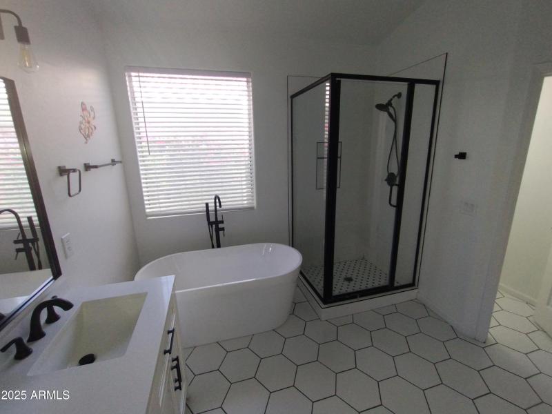 18694 91st MASTER BATHROOM .PDF