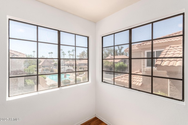 COMMUNITY POOL AND MAIL BOX CLOSE BY