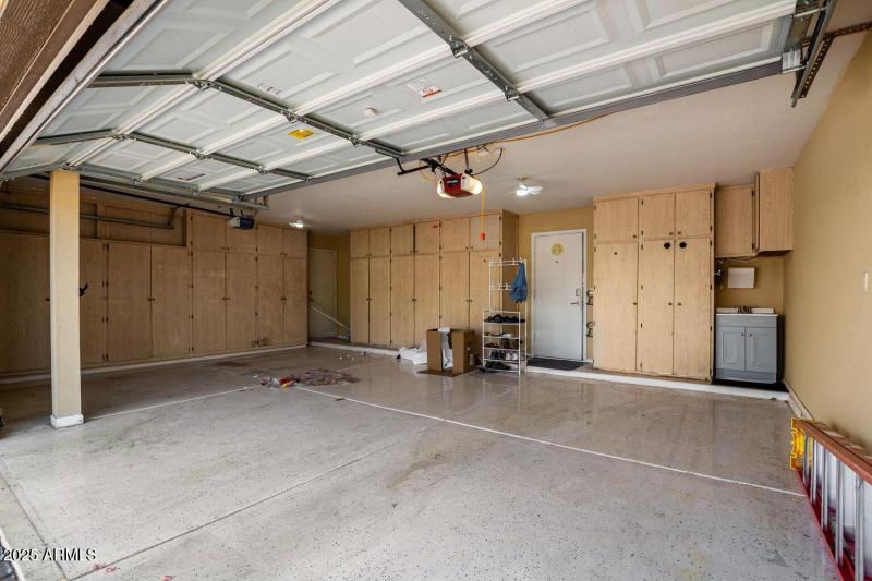 20713 N. 56th Ave. Gar