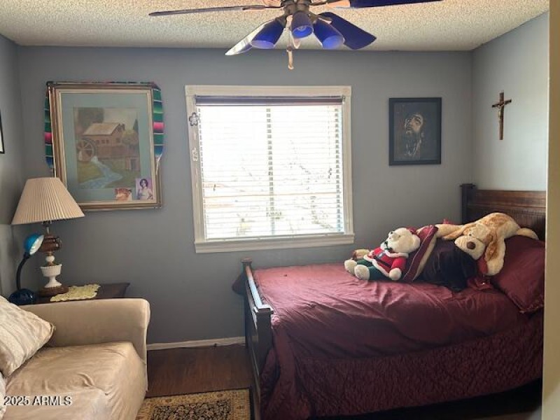 Guest Bedroom (upstairs)3