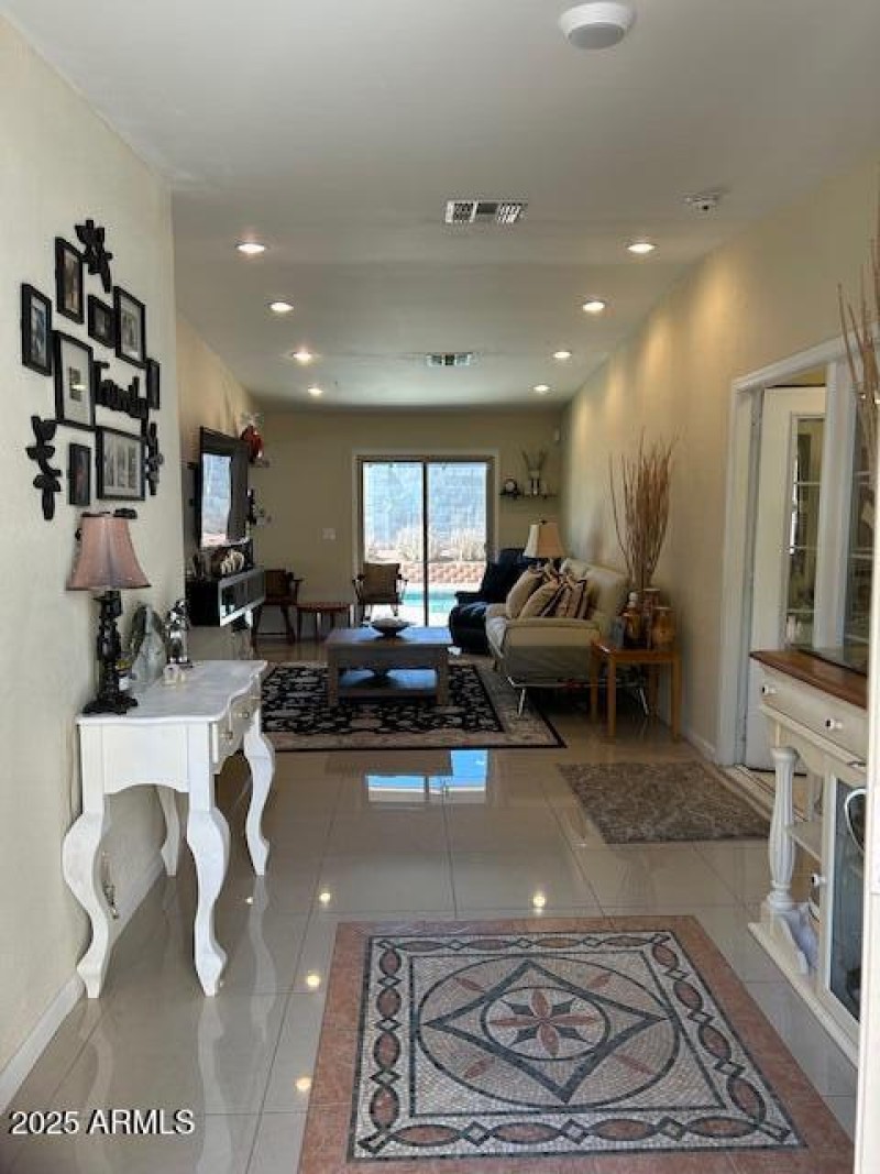 Entry Hall - Flex Suite straight and to