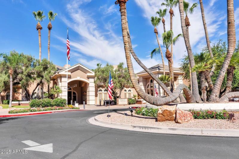 10023 E Arrowvale Dr-large-039-013-10023