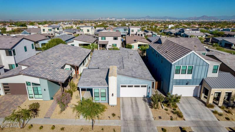 CONTEMPORARY LIVING