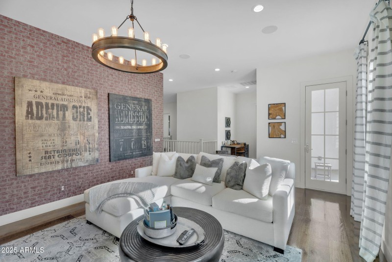 13-web-or-mls-North 39th-52